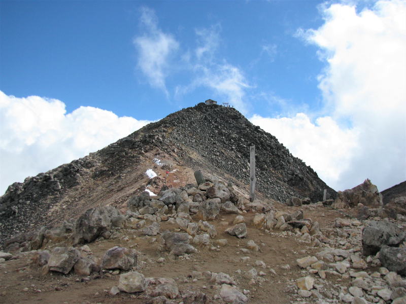 蚕玉（こだま）岳2979mから見た剣ヶ峰