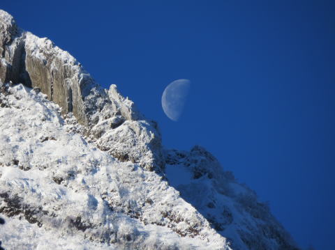 阿弥陀岳と月