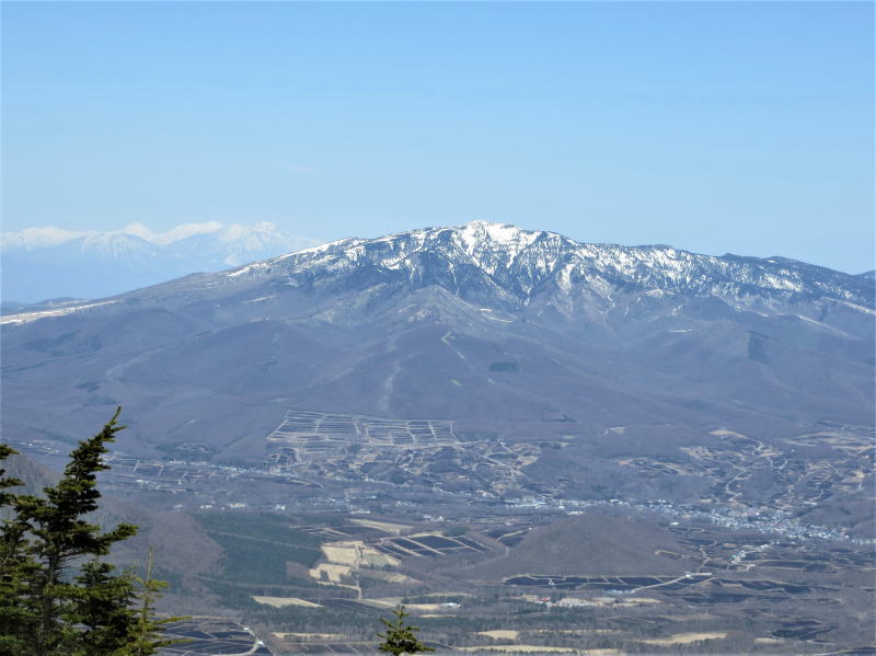 四阿山