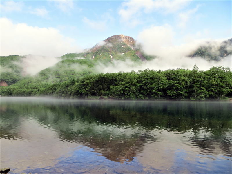 焼岳と大正池