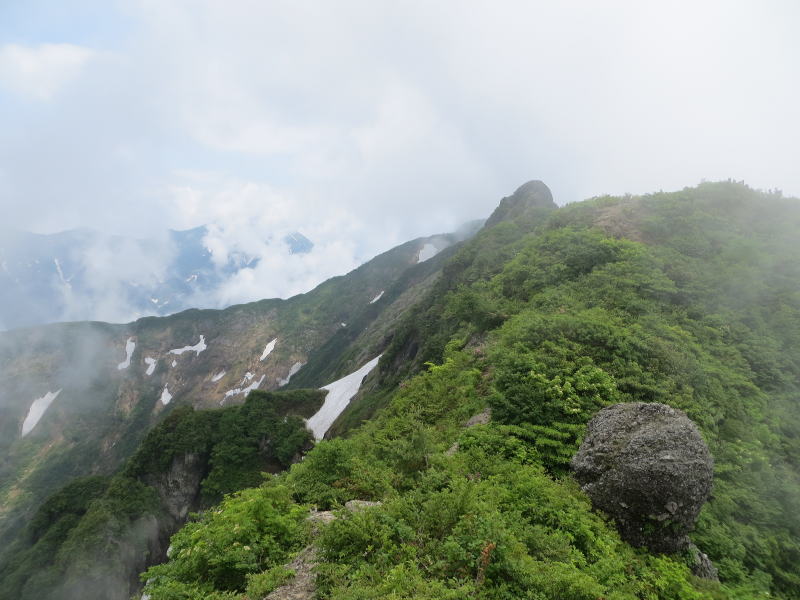 護摩段岩