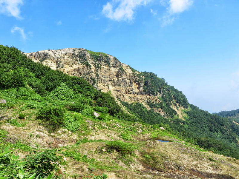 火打山・雷菱の崖壁