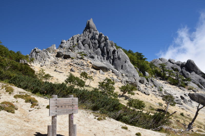 地蔵岳オベリスク