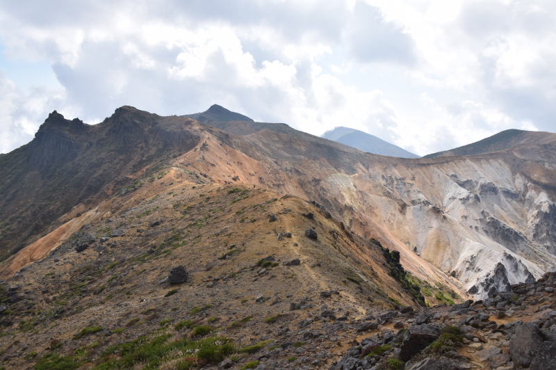 鉄山から安達太良山を見る