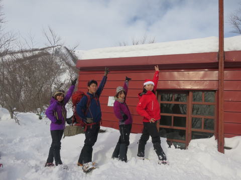 熊穴沢避難小屋