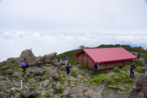 早池峰山頂避難小屋