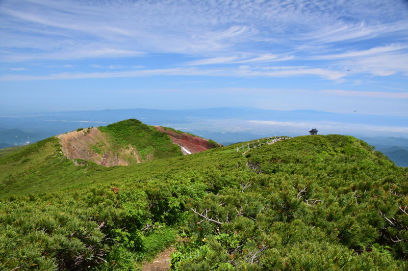 赤倉岳北側の赤倉断崖