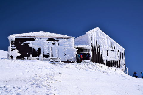 谷川岳肩の小屋